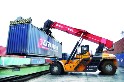 二連浩特鐵路口岸出入境運(yùn)量創(chuàng)新高